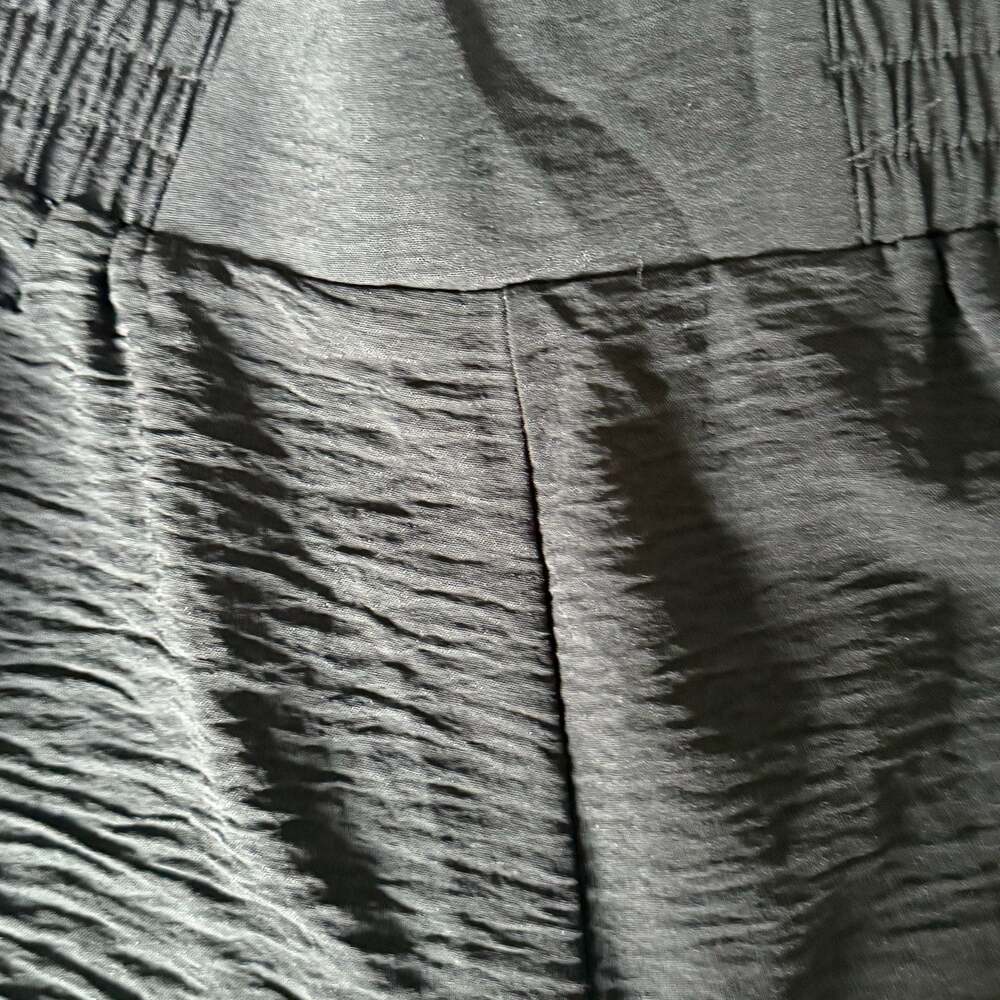 SHOWMALL Black Textured Elastic Waist Casual Shorts/0050 - Picture 5 of 6